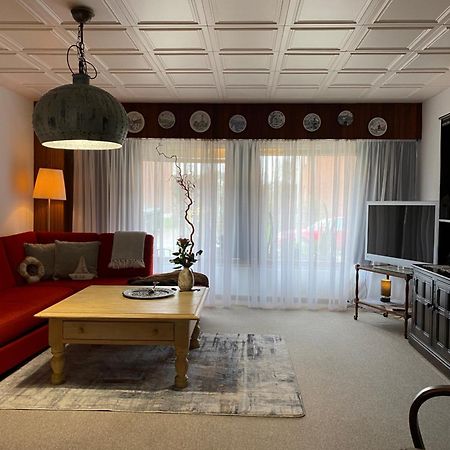 Privartzimmer 'Ausfahrt Freihalten' Husum  Exteriör bild