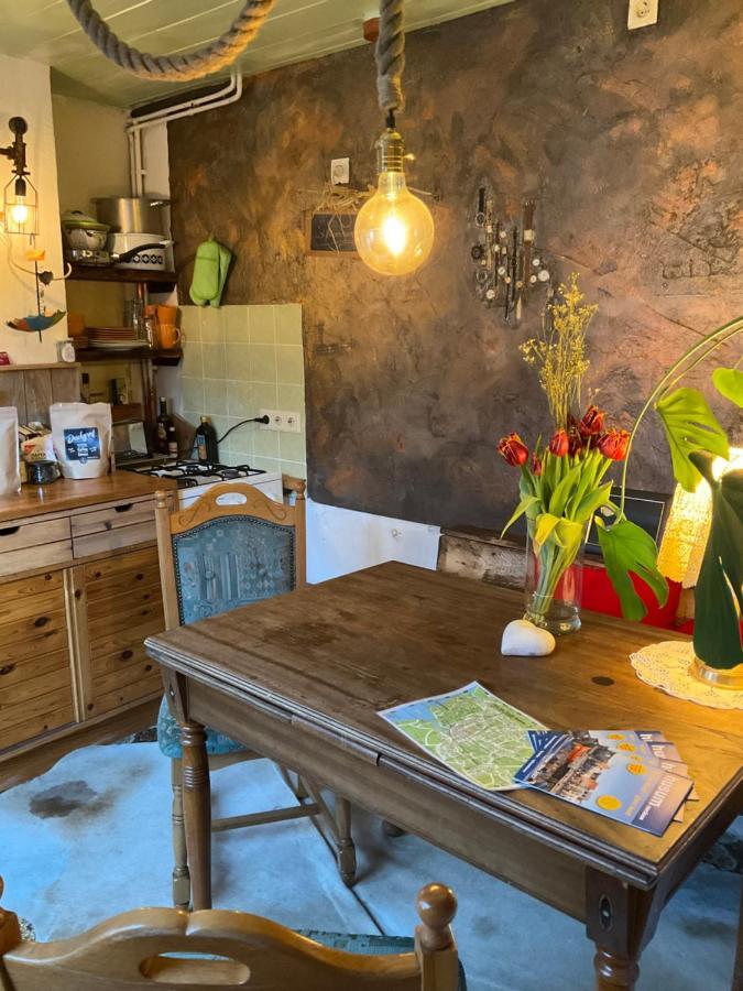 Privartzimmer 'Ausfahrt Freihalten' Husum  Exteriör bild