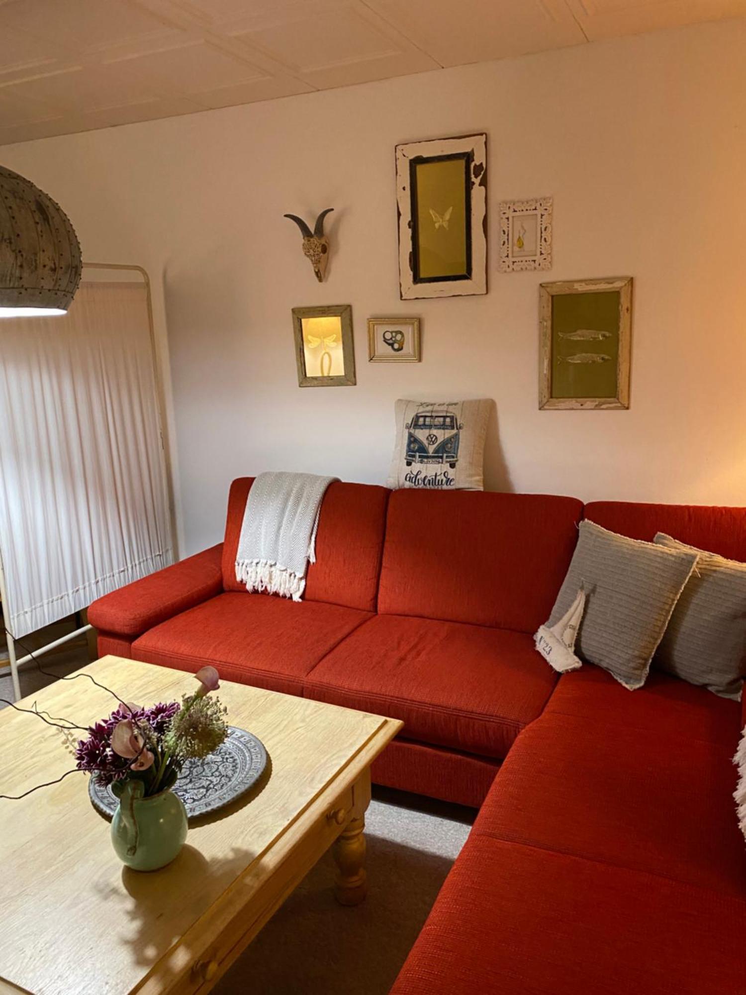 Privartzimmer 'Ausfahrt Freihalten' Husum  Exteriör bild